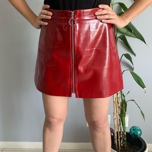Beautiful Red Patent Vinyl Zip-up Mini Skirt